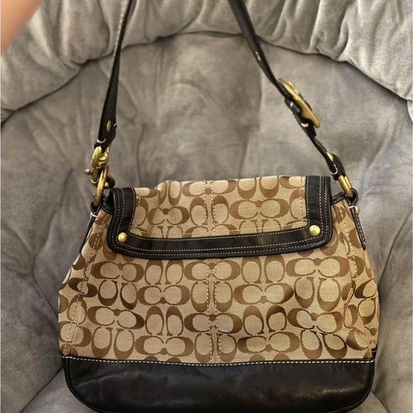 Coach F12857. Legacy Limited Edition Signature C, Authentic Shoulder Bag - Picture 2 of 3